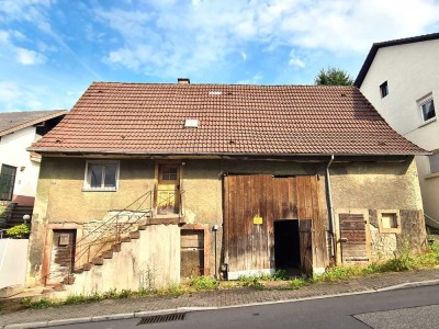 PROVISIONSFREI: FACHWERKHAUS MIT INTEGRIERTER SCHEUNE, SCHOPF, INNENHOF UND KLEINEM GARTEN