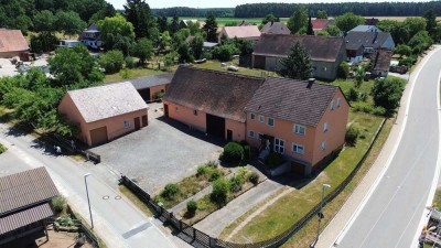 Vielseitiges Mehrgenerationenhaus mit großem Grundstück und Nebengebäuden