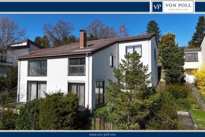 Hier finden Sie das Besondere mit Fernblick! Reizvolles Familienhaus in gesuchter Lage