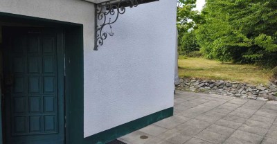Helle Wohnung mit großer Terrasse und weitem Blick ins Grüne