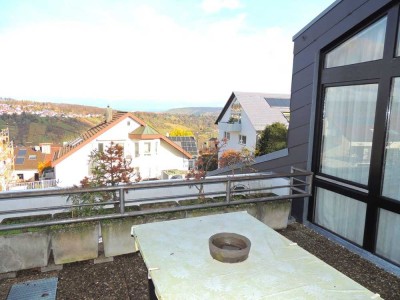 "Sillenbuch - Großzügige Galerie-Maisonette mit zwei Terrassen in ruhiger Lage zu vermieten"