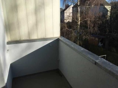 Großzügige 2-Zimmer mit Laminat, Balkon und Wannenbad zum Toppreis in ruhiger Lage!