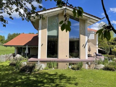 Traumhafte Lage am Chiemsee mit extra Renditepotential durch Einliegerwohnung