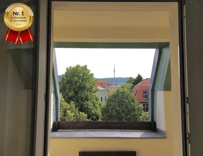 In Renovierung I Balkon I moderne Einbauküche I Tageslichtbad mit Badewanne