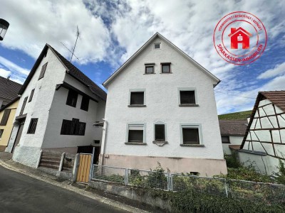 Renovierungsbedürftiges Wohnhaus mit Scheune in der Ortsmitte von Beckstein