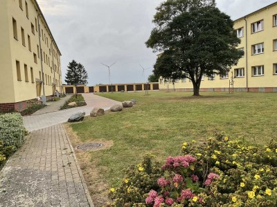 Top sanierte Wohnung! Freundliche 2 Zimmer Wohnung in einem Mehrfamilienhaus