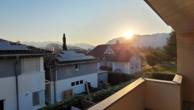 Südwestlich ausgerichtete, sonnige 2-Zimmer Wohnung provisionsfrei zu vermieten. Nur wenige Minuten zu den Baggerseen Paspels, zur nächsten Bushaltestelle und zur Autobahn AT sowie CH.