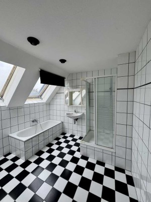 Lichtdurchflutete DG-Wohnung in Viersen-Dülken