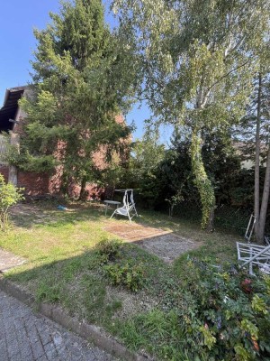Erstbezug nach Sanierung mit EBK: preiswertes und geräumiges 3-Zimmer-Haus in Wehrheim