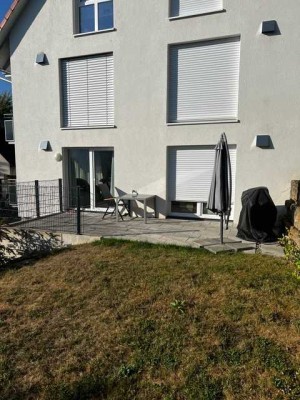 Sehr elegante, stadtnahe, lichtdurchflutete 2-Zimmer-Wohnung mit gr. Balkon, Terrasse u. 2 Stellpl.