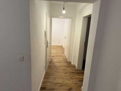 Geschmackvolle 3-Raum-Wohnung mit gehobener Innenausstattung in Düsseldorf , Benrath