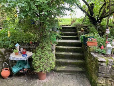 Einfamilienhaus mit eingewachsenem Garten.