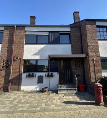 Günstiges, gepflegtes 5-Raum-Reihenhaus in Krefeld Inrath/Kliedbruch
