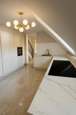 Provisionsfrei! Elegante 3-Zimmer Wohnung im 2. OG mit außergewöhnliche Architektur