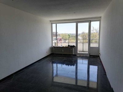 Exklusive, modernisierte 2-Zimmer-Wohnung mit Balkon in Mannheim