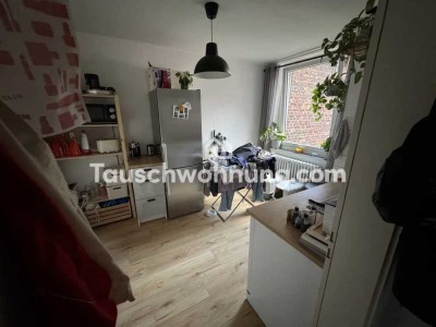Tauschwohnung: Bieten 2 Zimmer Wohnung, suchen Größeres
