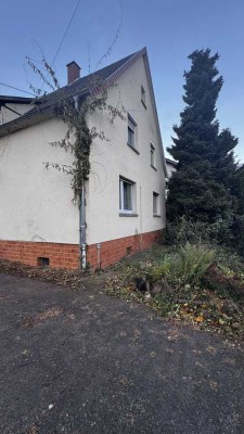 Renovierungsbedürftiges 5-Zimmer Einfamilienhaus in Gensingen