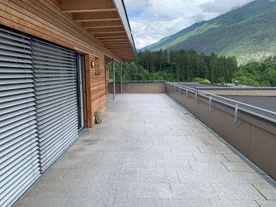 Neuwertige 3-Zimmer Dachgeschosswohnung mit 77m² Terrasse