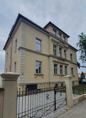 Traumhafte Dachgeschosswohnung mit Balkon in Meißen zu vermieten!