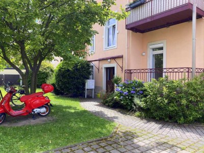 Charmante ETW leerstehend, auch zur Eigennutzung in villenartigem Mehrfamilienhaus in Dresden