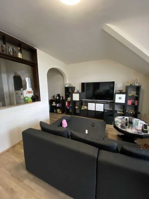 Schönen 2 Zimmer Dachgeschoss Wohnung im Alsdorf