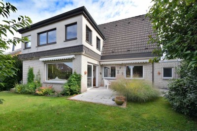 Großes Einfamilienhaus mit Wintergarten, moderner Wärmepumpe und schönem Garten - mitten in Alpen