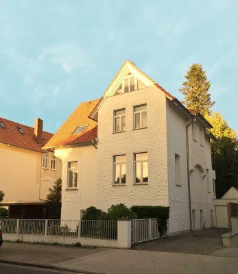Helle Ein-Zimmer-Wohnung in Villa am Tiergarten in Hannover-Kirchrode