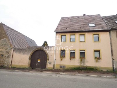 *** Ehemaliges Zollhaus mit Stall und Scheune in 
                         Bruchsal-OT ***