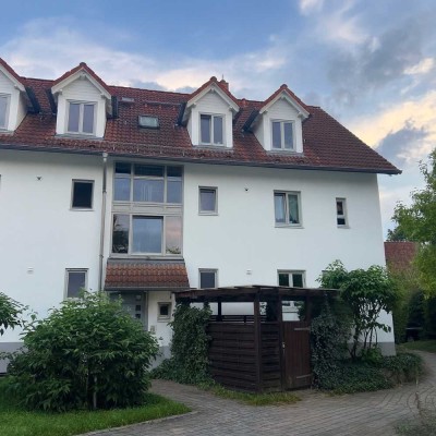 3-Zimmer Dachgeschosswohnung in ruhiger Spielstraße mit Tiefgaragenstellplatz