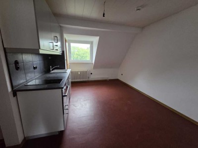 Schöne zwei Zimmer DG-Wohnung in Neudorf-Süd
