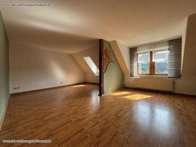 3-Raum-Dachgeschoss mit Einbauküche