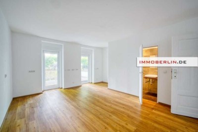 IMMOBERLIN.DE – Toplage! Komfortable Altbauwohnung mit Terrassen, Garten & großem Wintergarten