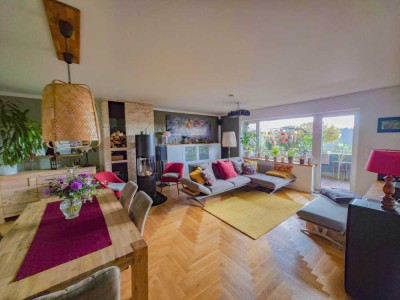 Stilvoll modernisiert: Ein Wohntraum mit Kaminfeuer und Wohlfühlambiente