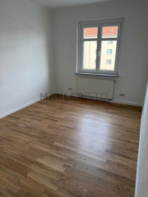 ***Frisch modernisierte, helle 2-Zimmer-Wohnung mit Tageslichtbad zu vermieten***