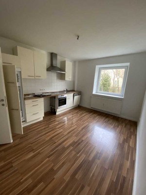 *Giesing* 3 Zimmer * Wohnküche mit EBK * Bad mit Wanne * Keller *