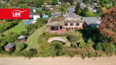 Bungalow mit luxuriöser Ausstattung, Kamin und idyllischem Gartenparadies