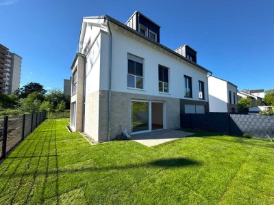 Erstbezug: Moderne Doppelhaushälfte in begehrter Lage in Bergen-Enkheim