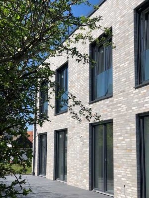 Hochwertige Doppelhaushälfte mit Terrasse & Garten- Altstadt fußläufig erreichbar!