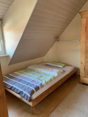 Exklusive 1-Zimmer-DG-Wohnung in Wiesbaden für Wochenendheimfahrer