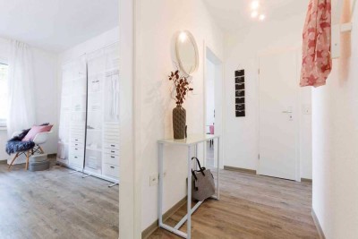 Helle Wohnung mit Parkmöglichkeiten direkt am Haus