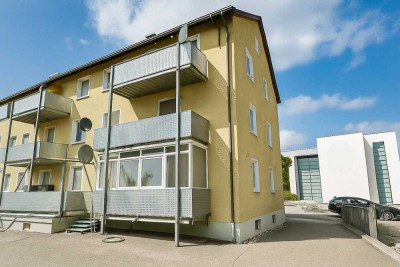 Gepflegte 4-Zimmer-Wohnung mit dreiseitigem Ausblick, inkl. Einzelgarage und neuwertiger Einbauküche