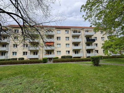 3-Raumwohnung in beliebte Wohnlage, grünes Umfeld, praktischer Grundriss, Wannenbad mit Fenster