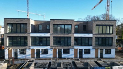 Ihr Haus am See: Neubau zum Erstbezug - 5 Zimmer auf 177 qm mit Dachterrasse, Terrasse und Garten