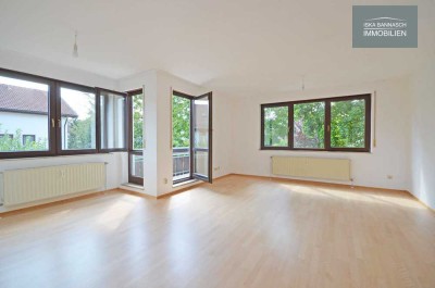 Helle 3,5 Zimmer Wohnung mit Balkon und Doppelparker in Leonberg-Höfingen