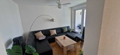 350 € - 14 m² - 1.0 Zi.
2 Zimmer in einer 3er-WG frei. Beginn ab Dezember. Preis pro Zimmer. 6min zu