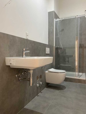 !!!Saniertes Haus !!! 1 Zimmer Wohnung im 1 OG mit EBK!!!