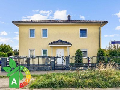 Bezugsfreie Stadtvilla mit 6 Zimmern, Sauna und 2 Stellplätzen in ruhiger Lage von Michendorf