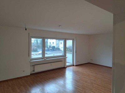 Helle 3-Zimmer-Wohnung mit Balkon!