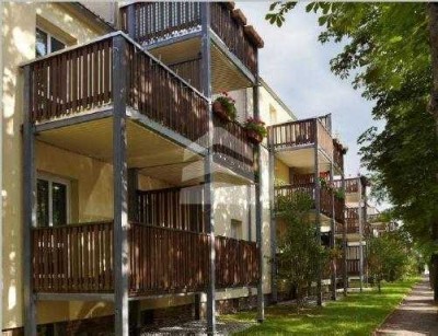 Helle 2-Raumwohnung mit Balkon und Loggia In Böhlitz-Ehrenberg