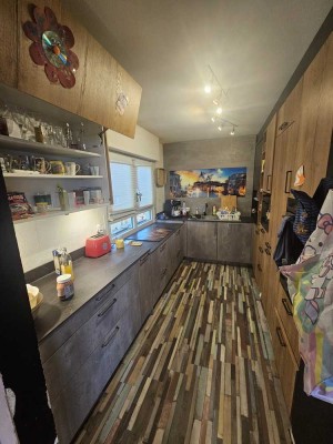 Familienglück pur: Geräumiges, zentrumsnahes Einfamilienhaus mit ELW, Schwimmbad, Whirlpool, Sauna